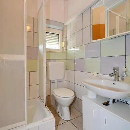 Apartman With Parking Space Starigrad, Paklenica - 18830 Starigrad-Paklenica