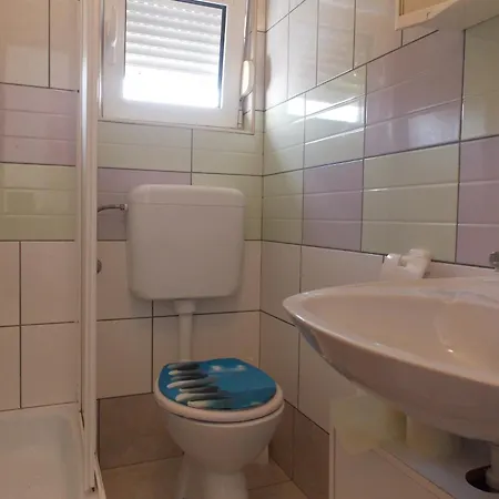 Apartman With Parking Space Starigrad, Paklenica - 18830 Starigrad-Paklenica